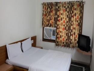 גנדהינאגר Hotel Sun Shine מראה חיצוני תמונה